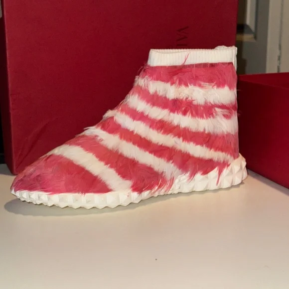 $1,795  NEW Valentino Garavani Goose Feather Zip-Up Sneakers (37 EU)  NIB - Picture 4 of 10